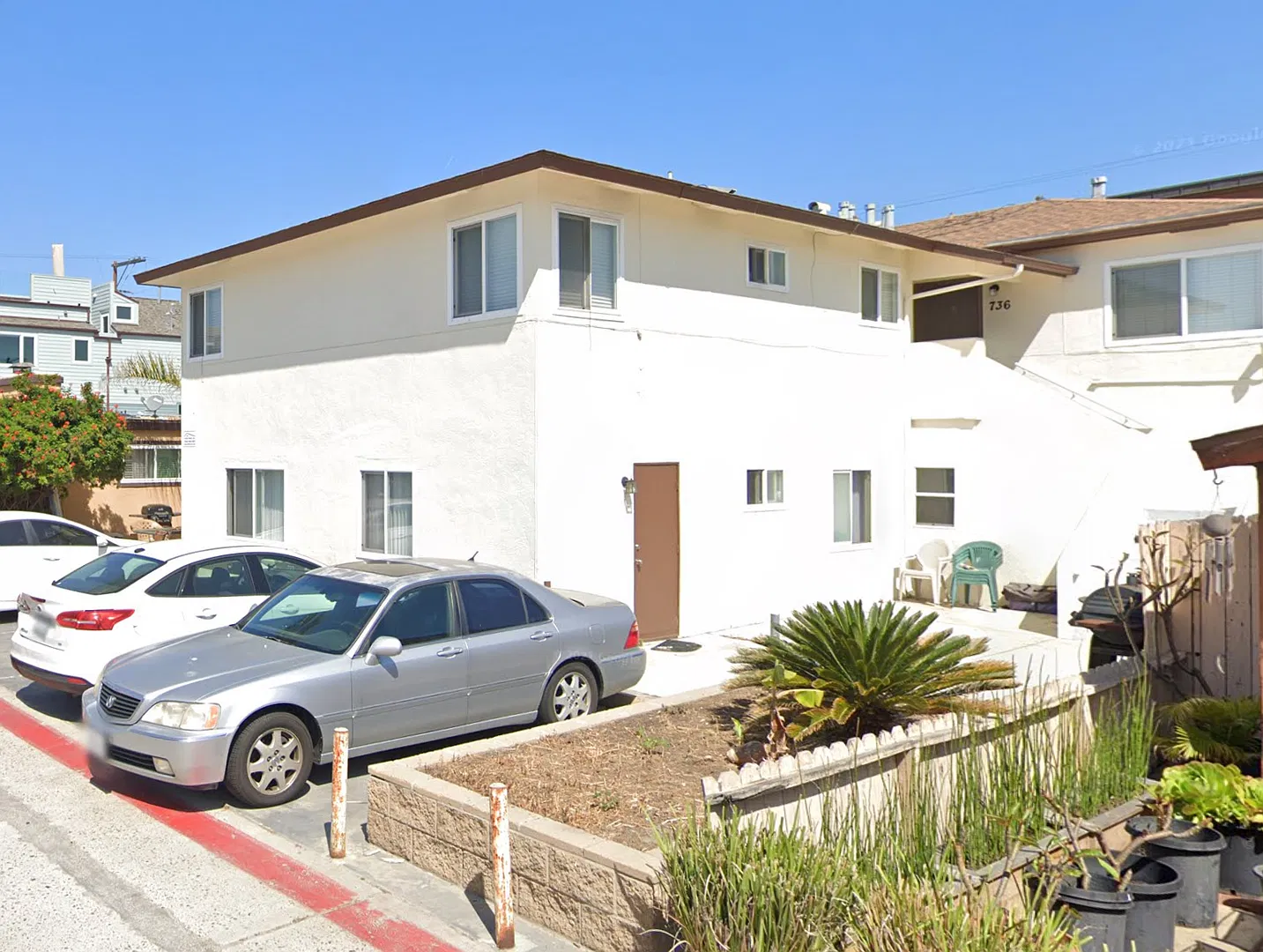 Bright Mission Beach 2BD/1BA Apartment across from Ocean w/ 2 Parking Spaces! $2,895/mo! — Photo 2
