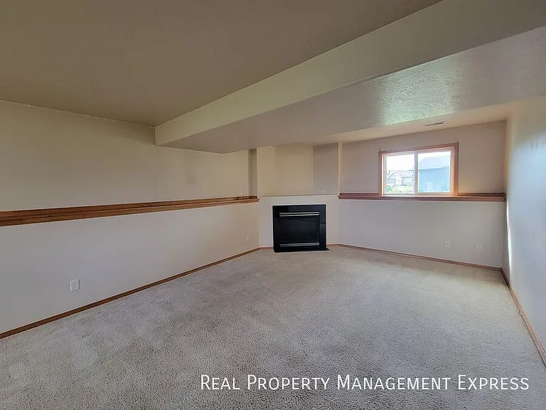 5901 S Mandy Ave — Photo 12