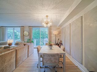1077 River Rd APT 413, Edgewater, NJ 07020