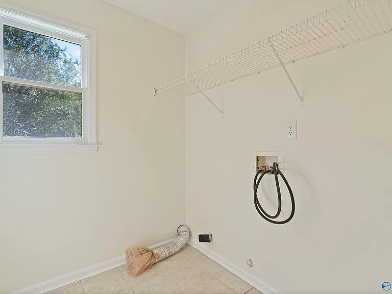 231 Jarrett Ln — Photo 13