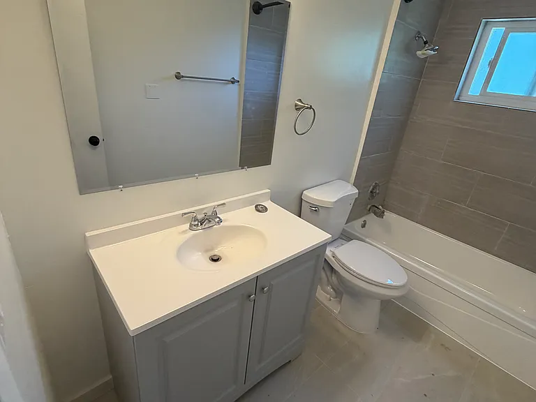2733 Montrose Ave #5 — Photo 19