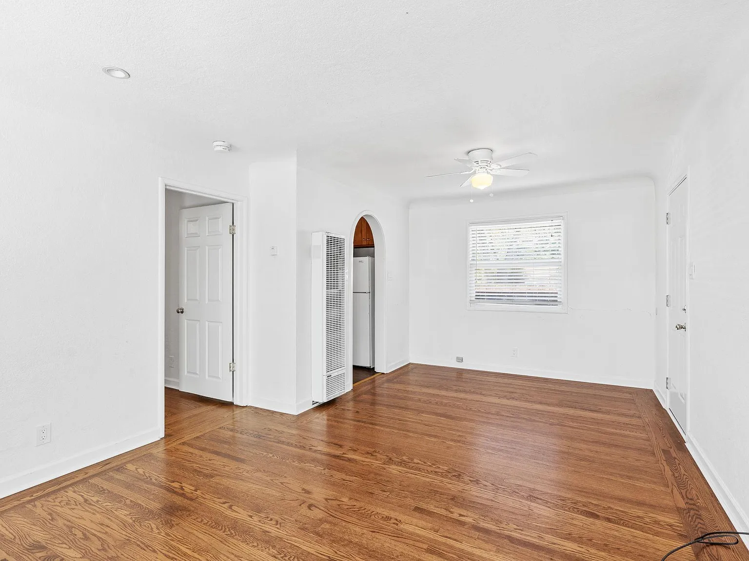 1 bed, 610 sqft, $2,400 — Photo 3