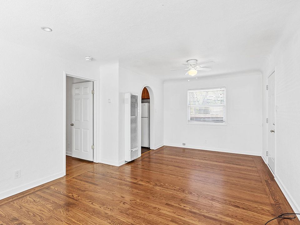 Open family room/ dining space