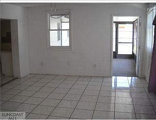 4th image of 10701 Knollsway Ct
