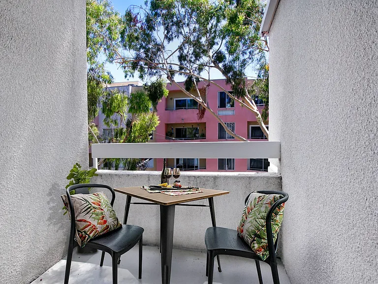 Franklin Place — Photo 18