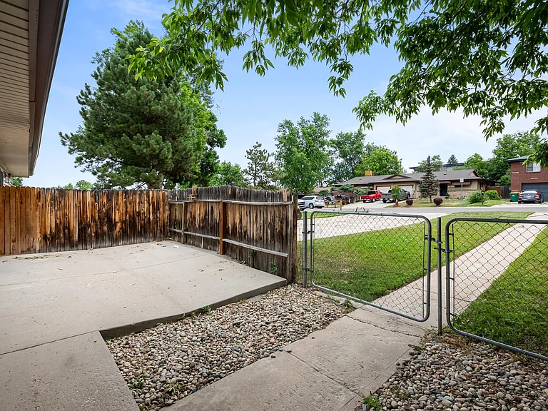 5261 Meade St — Photo 3