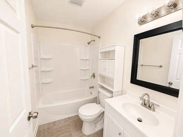 504 Lowndes Hill Rd #B — Photo 11