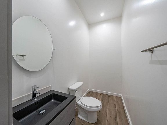 4th image of 5239 Huntington Dr N #5241