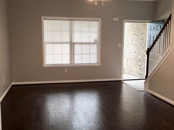 2nd image of 859 Melanie Ln