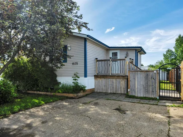 1575 Jubilee Dr, Strathcona County, AB T8H 1V2