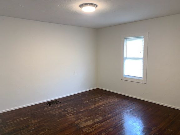 3rd image of 1210 College Ave APT C