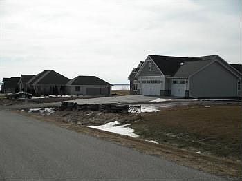 3rd image of 5942 Hiawatha Dr