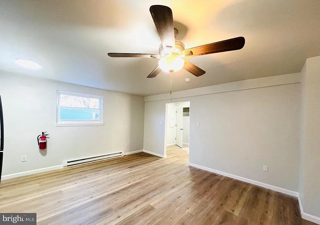 1 bed, 1.0 bath, 4151 sqft, $1,350 — Photo 3