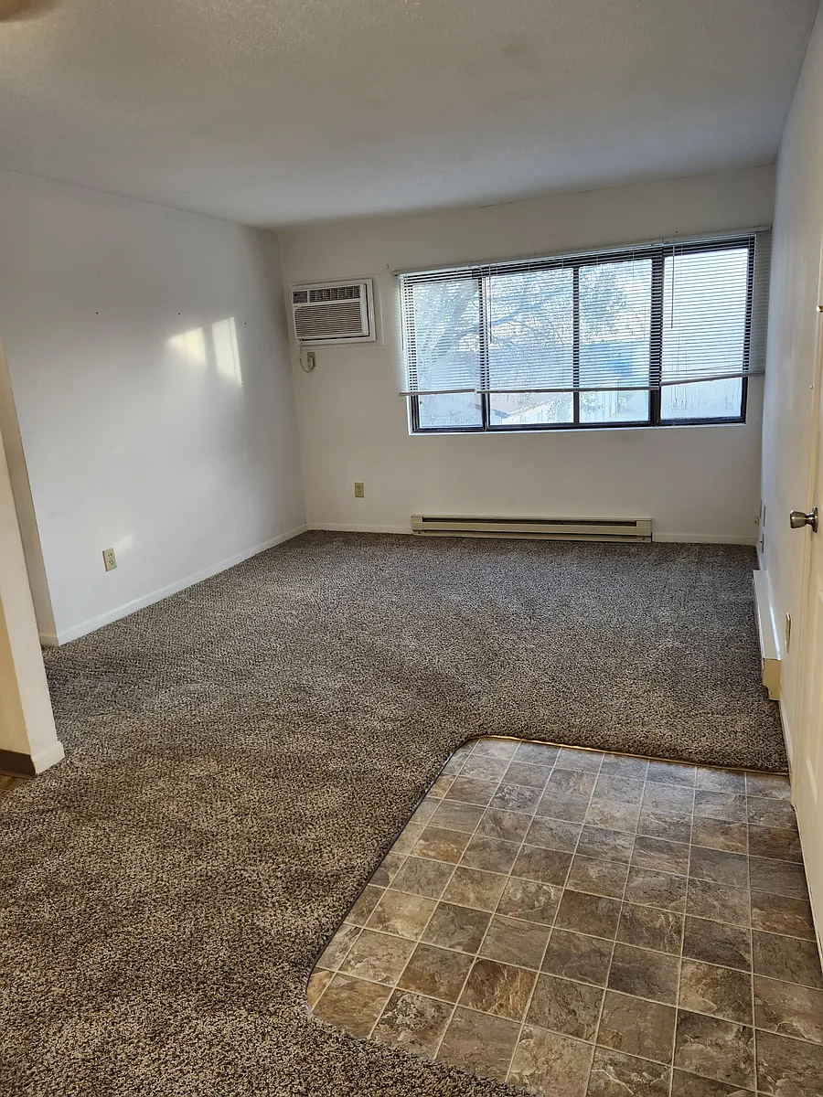 Building Photo - 2104 Lincoln Ave #2F