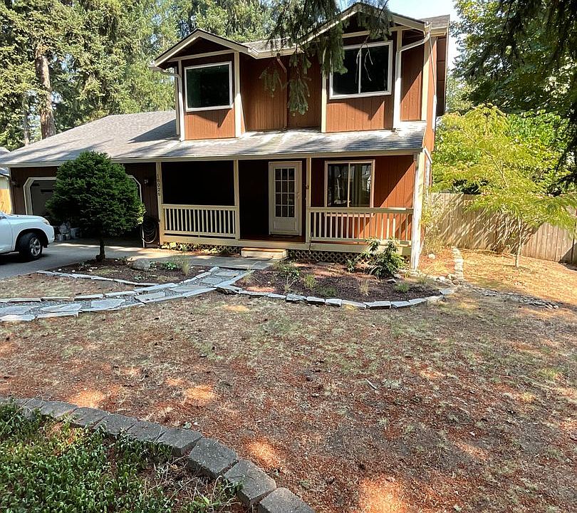 1st image of 18026 E Clear Lake Blvd SE