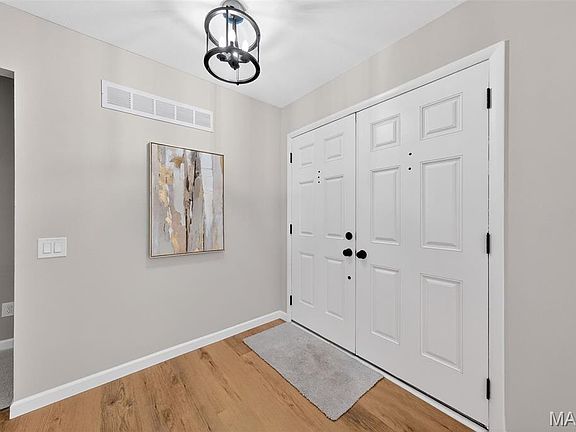 4th image of 5881 Sir Edward Ln