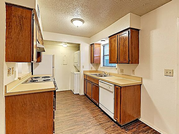 4th image of 3736 Ramona Dr APT C