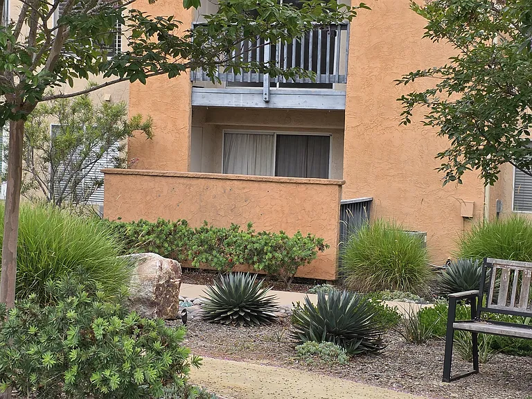 Shoreline Dr — Photo 10