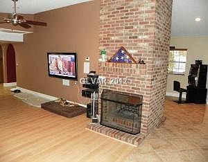 5th image of 4185 W Mardon Ave