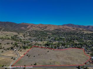 848 French St, Yreka, CA 96097