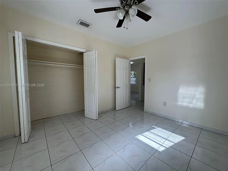 610 NW 23rd Place Front #FRONT — Photo 9