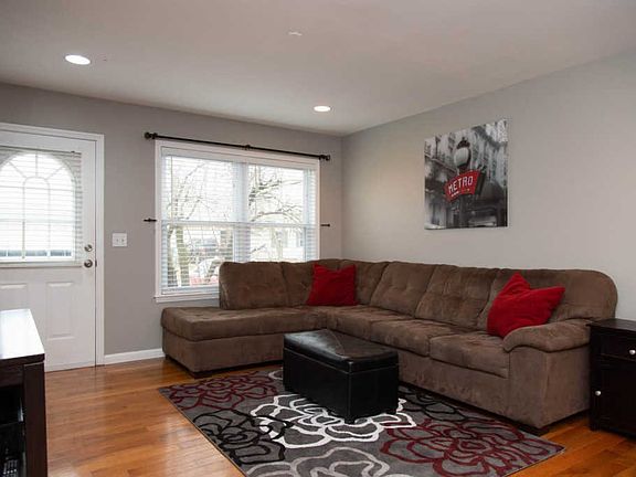 2nd image of 1401 Cypress Dr