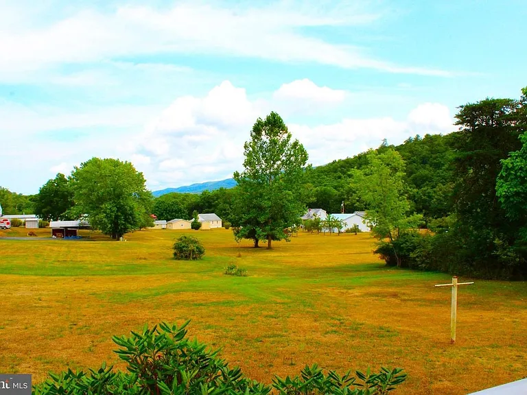 13500 Country Ln NE — Photo 3