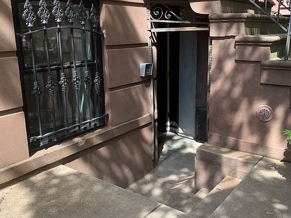 2nd image of 314 Cumberland St #1
