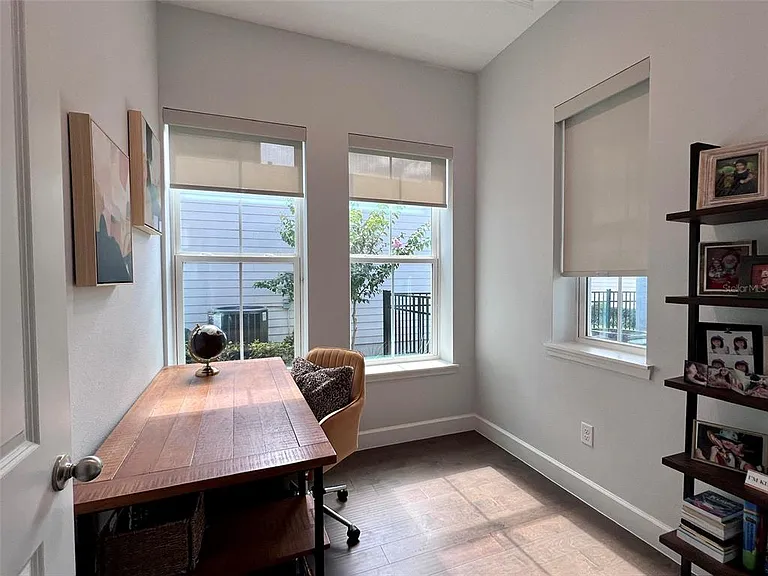 7002 Arnoldson St — Photo 35