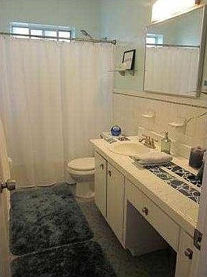 5th image of 2100 NE 39th St APT 302