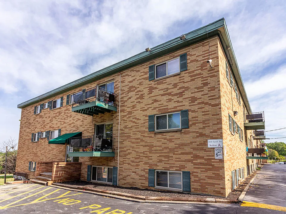 Hunter Hills Apartments