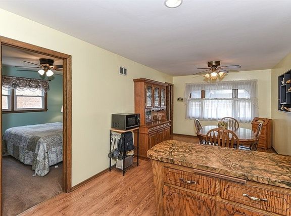 4th image of 11514 S Avenue J