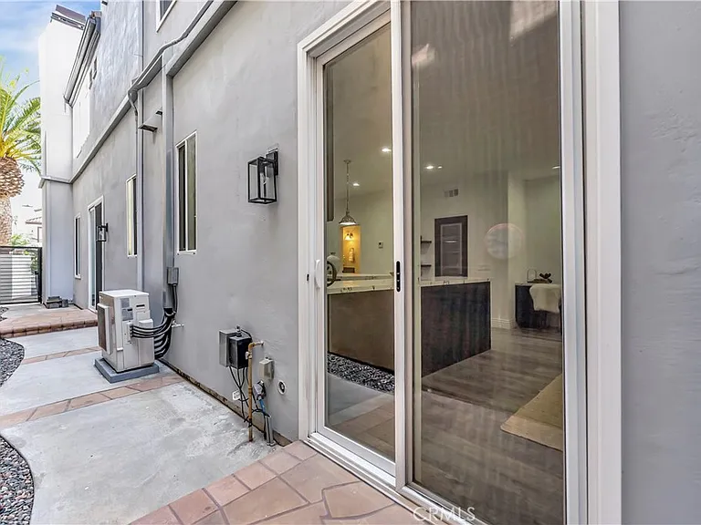 620 22nd St — Photo 32