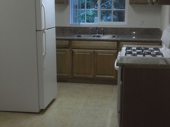 3rd image of 4556 1/2 35th St
