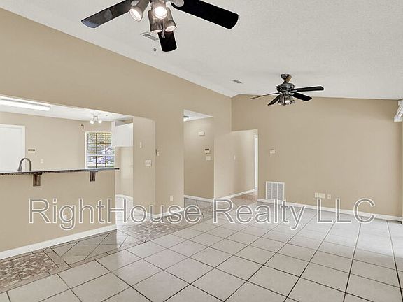 4th image of 6014 Chamonix Ct