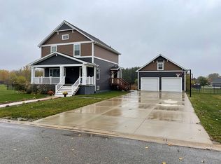 572 Oakwood Dr, Charlotte, MI 48813