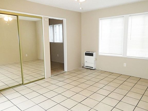 3rd image of 2330 Locust Ave APT 3