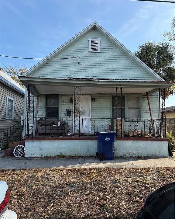 1st image of 2310 W Walnut St