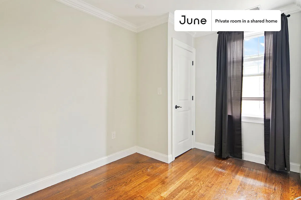 Building Photo - 490 Washington St #C