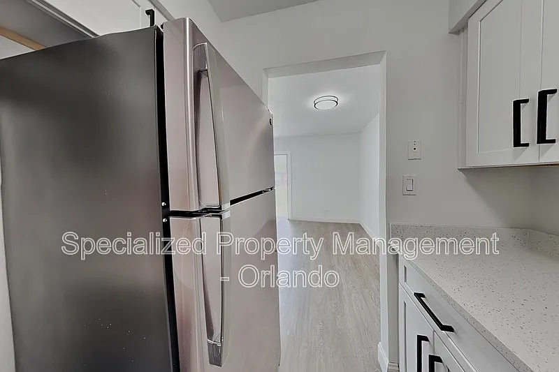 1 bed, 1.0 bath, 590 sqft, $1,099 — Photo 3