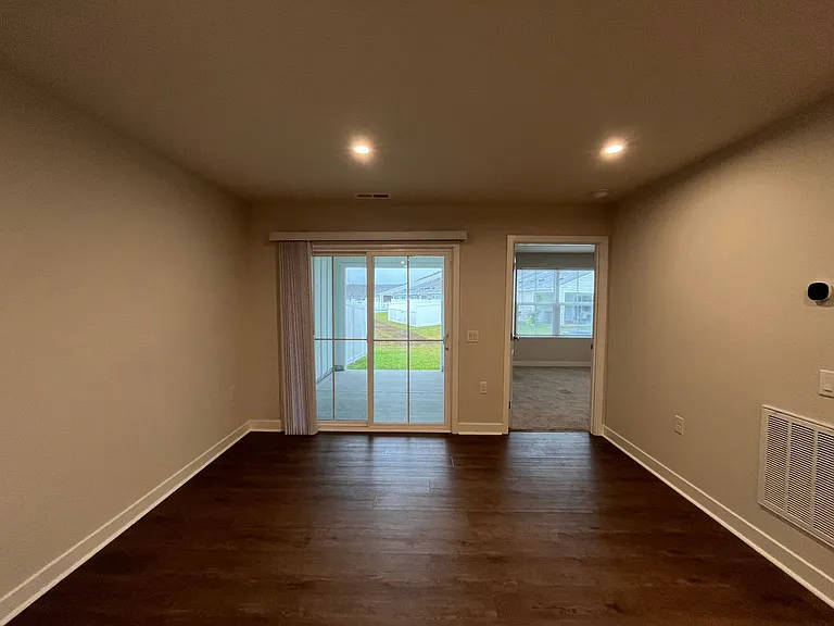 4184 Farmfield Dr — Photo 10