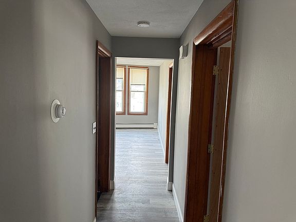 4th image of 781 Winthrop Ave #3