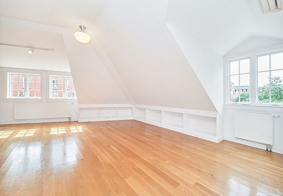 2nd image of 252 W 10th St