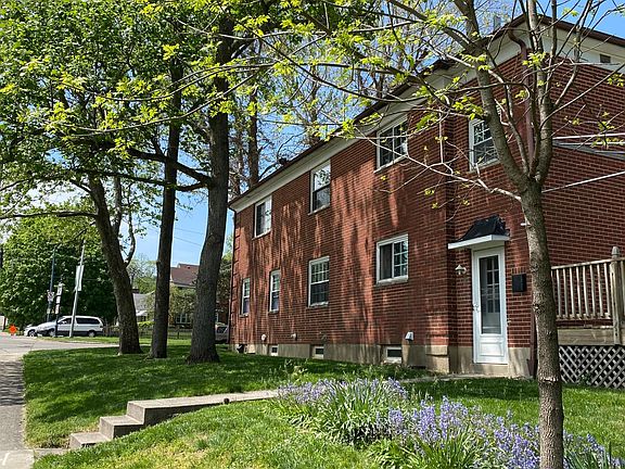 2nd image of 2222 Far Hills Ave #2222