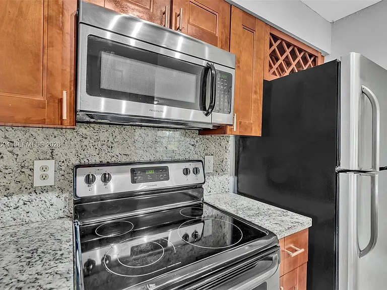 2851 N Oakland Forest Dr #111 — Photo 3