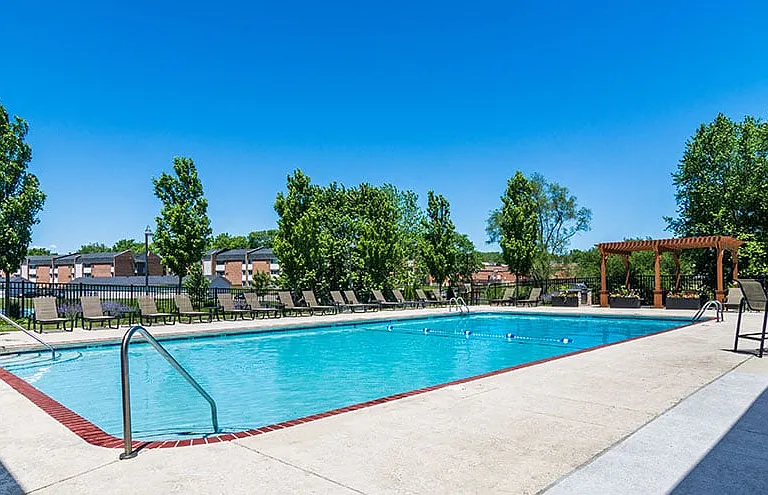 Prentiss Creek at Downers Grove Apartments — Photo 25