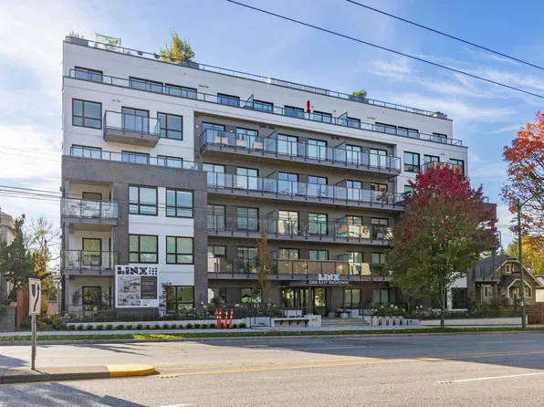 2268 Broadway E #208, Vancouver, BC V6K 0B2