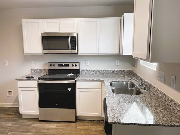 2nd image of 716 Quail Ln