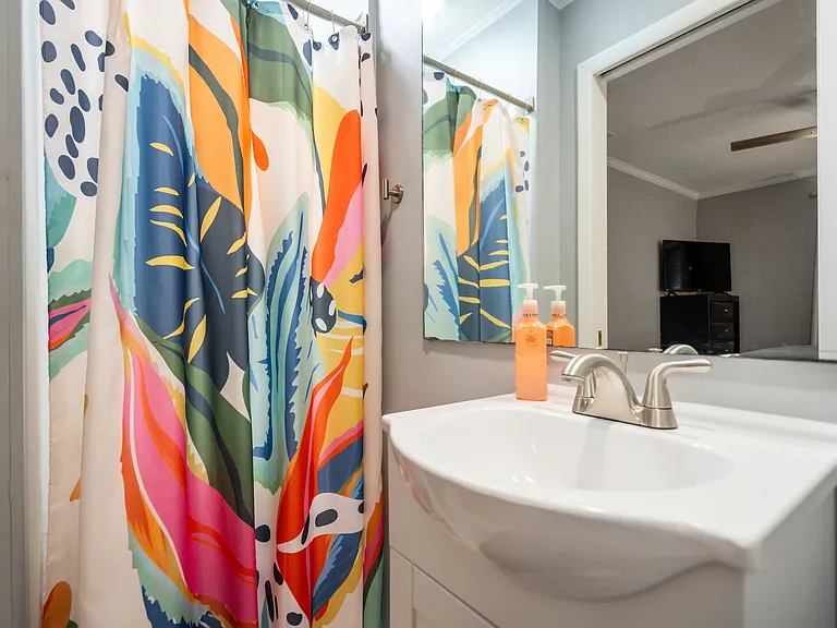 109 River Dr — Photo 22