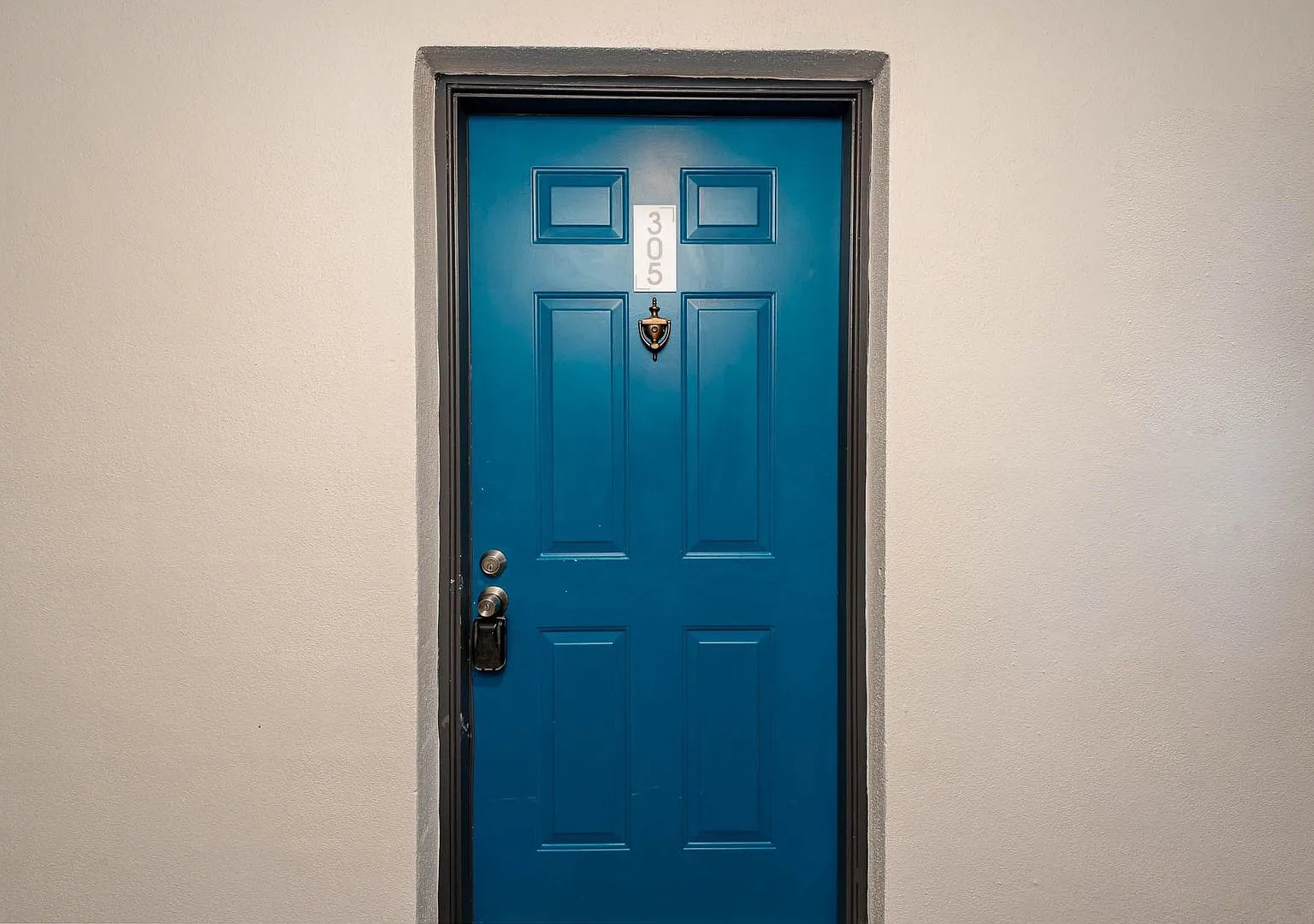 Oasis - 3165 South St. — Photo 4